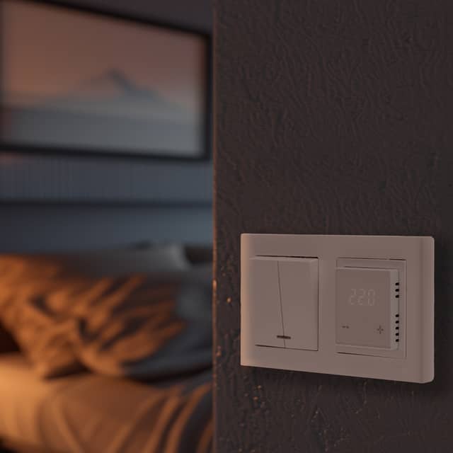 Изображение товара termoregulyator-tsifrovoy-rx-43-sensornyy-belyy-rexant-sovmestim-s-ramkoy-schneider-legrand-abb-gira 2